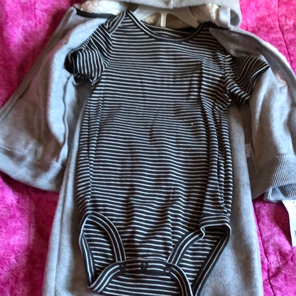 Carter’s Boys Outfit 24M - Picture 3 of 4